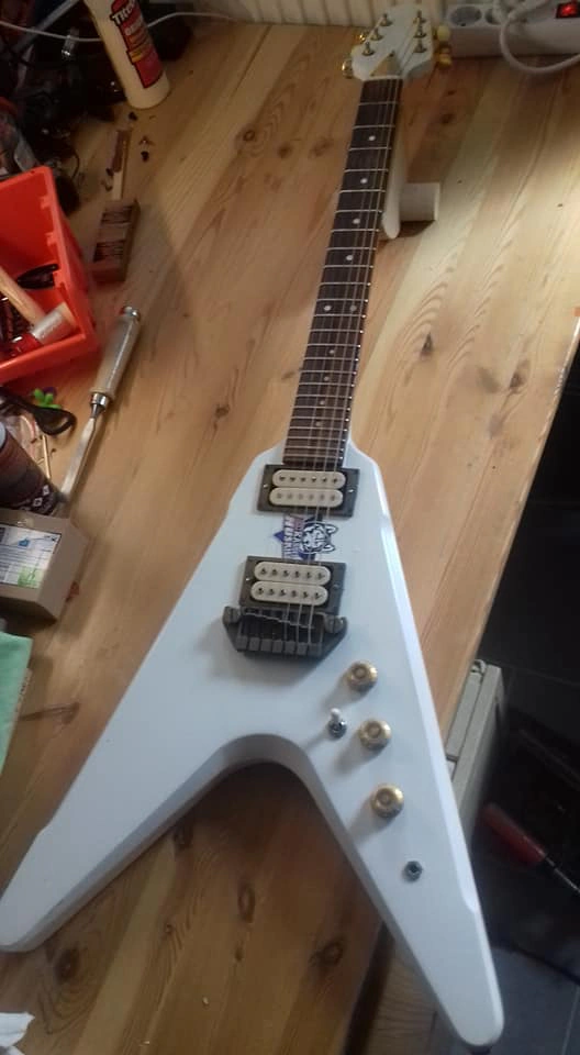 Höfner Venture 1980 Restaurierung – Detailansicht 8 – Gitarrenreparatur Heier Guitars bei Dresden